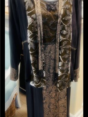 Women's Olive & dark grey Velvet Burnt out Floral -Trim Jacket and Dress Set